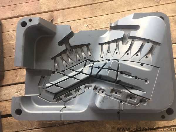 用拉伸實驗可以測定材料的性能指標，拉伸實驗可測量材料的強度和塑性